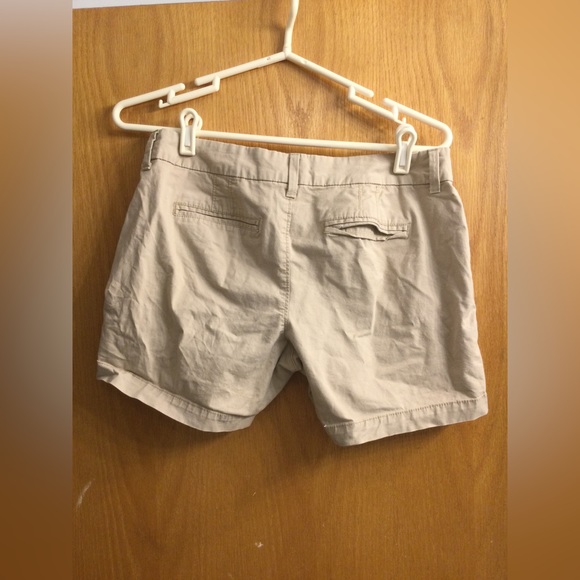 Old navy shorts - Picture 2 of 2